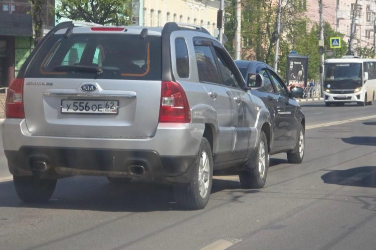 На Первомайском проспекте столкнулись два автомобиля