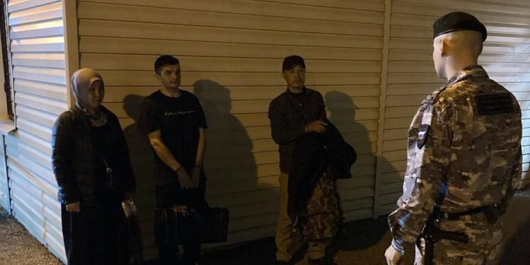 Рязанские полицейские депортировали из России 6 мигрантов-нарушителей