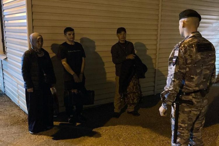 Рязанские полицейские депортировали из России 6 мигрантов-нарушителей