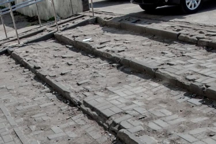 Горожане пожаловались на состояние лестницы на рязанской площади Театральной