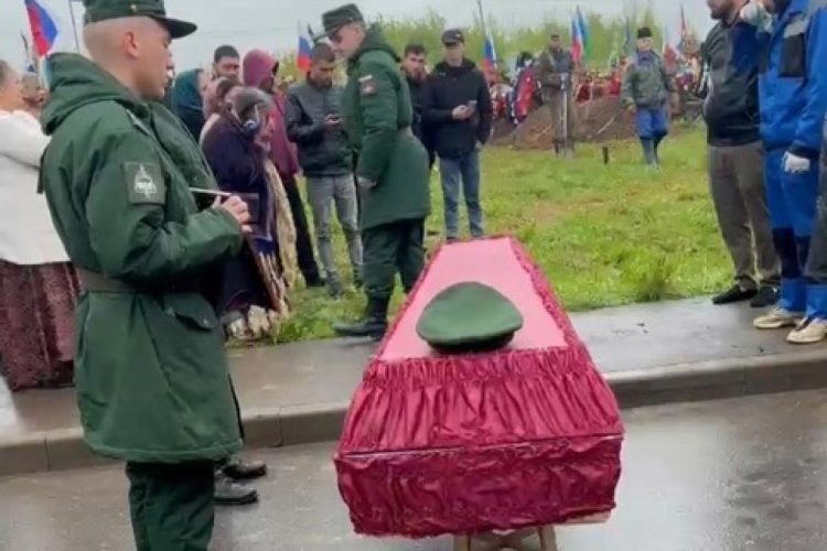 В рязанском Дягилеве простились с погибшим на СВО бойцом