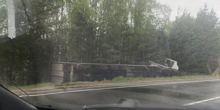 В Касимовском районе фура улетала в кювет
