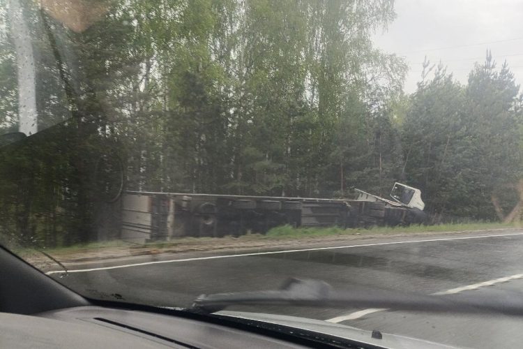 В Касимовском районе фура улетала в кювет