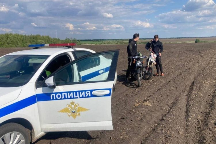 В Ряжском районе полицейские поймали двоих подростков на мотоциклах