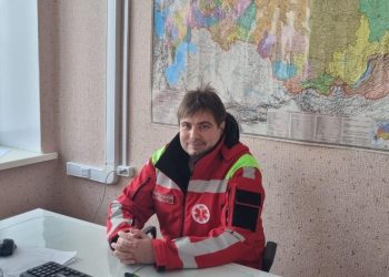 Возвращавшийся с отдыха рязанский врач Кошкин спас двух женщин, которым стало плохо в самолете