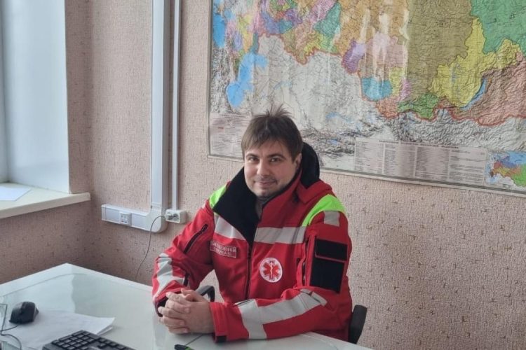 Возвращавшийся с отдыха рязанский врач Кошкин спас двух женщин, которым стало плохо в самолете