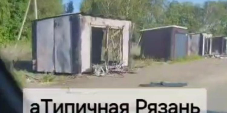 Около рязанского Богородского кладбища сгорели 8 новых павильонов