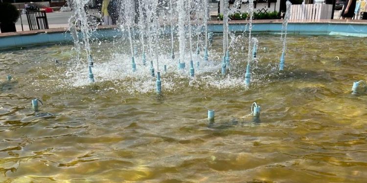 Рязанцы сообщили о грязных городских фонтанах Рязанцы сообщили о грязных городских фонтанах