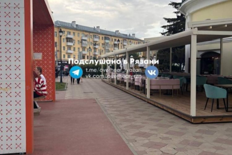 На рязанской площади Ленина подростки разбили ребенку голову качелями