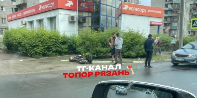 В Сети появилось фото с места ДТП со сбитым человеком на улице Бирюзова В Сети появилось фото с места ДТП со сбитым человеком на улице Бирюзова