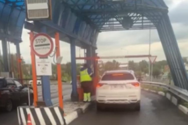 Рязанские водители пожаловались на систему RFID-меток на платном путепроводе, которая не работает