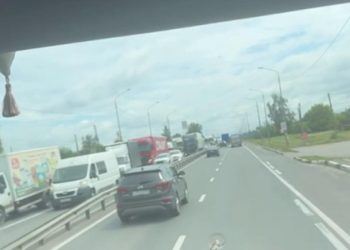 В Рязанской области на трассе М-5 образовалась крупная пробка