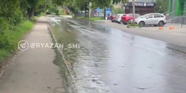 6 июля затопило улицу Колхозную