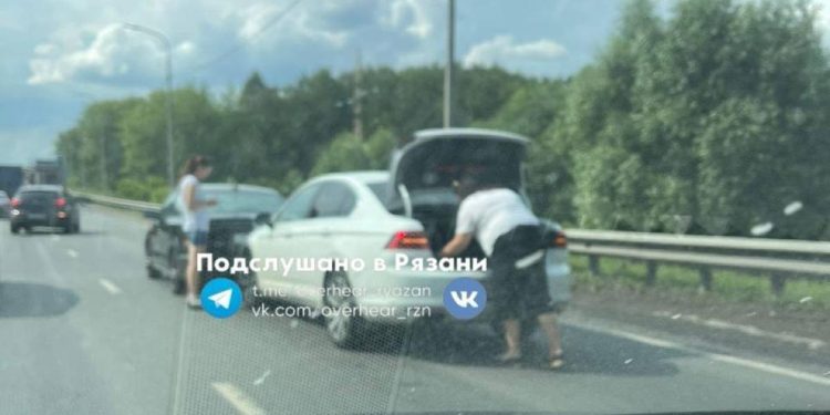 На Куйбышевском шоссе столкнулись две легковушки