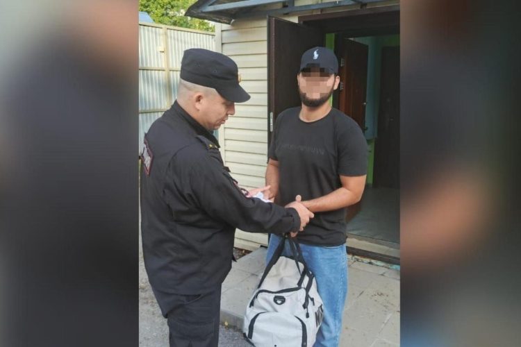 Рязанские полицейские депортировали из России 4 мигрантов-нарушителей