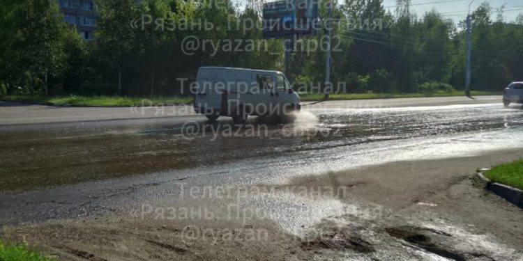 Рязанцы жалуются на «вонючий ручей» на улице Зубковой