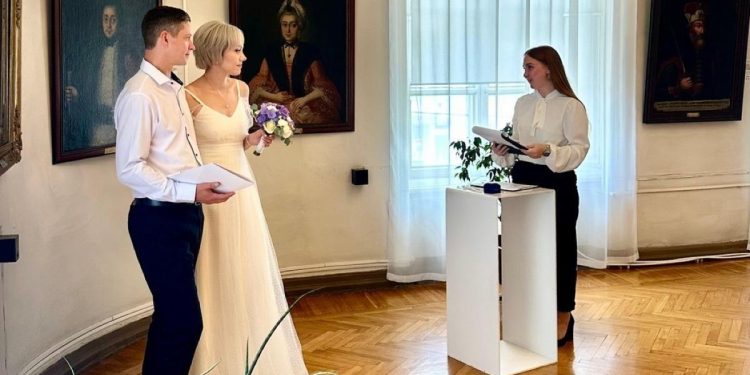 Рязанцы заключили брак в музее имени Пожалостина