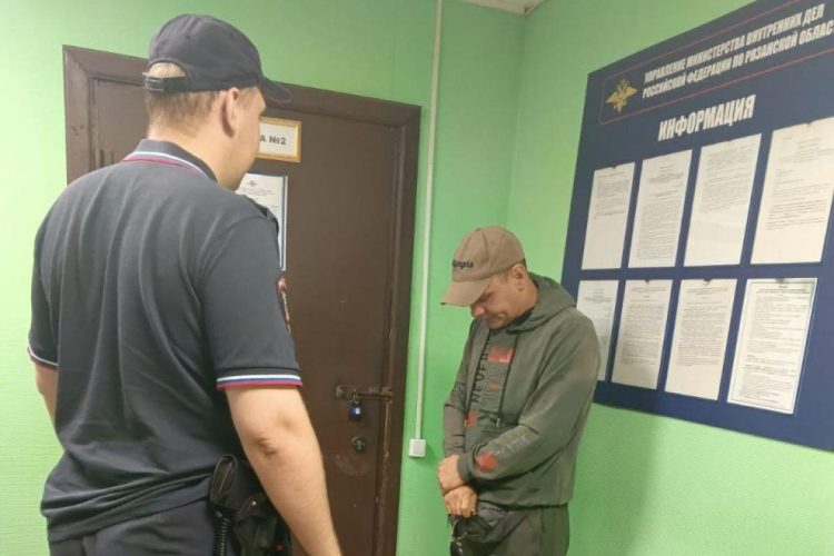 Рязанские полицейские депортировали из России 4 мигрантов-нарушителей