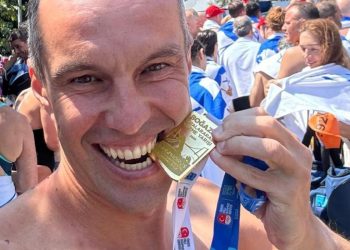 Рязанский предприниматель Дмитрий Хадиков переплыл пролив Босфор