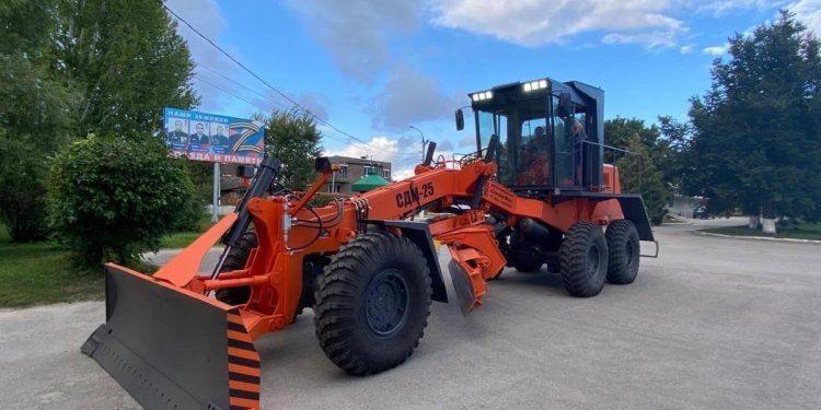 В рязанский Скопин доставили новый экскаватор‑погрузчик