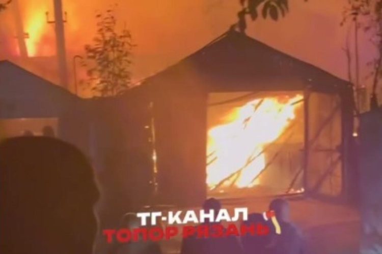 В Рязанском районе произошел крупный пожар