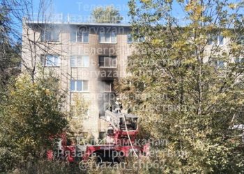 На улице Энгельса в многоэтажке произошел пожар На улице Энгельса в многоэтажке произошел пожар