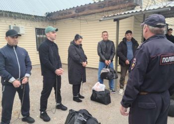 Рязанские полицейские депортировали из России 12 мигрантов-нарушителей
