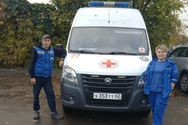 Рязанские врачи спасли 77-летнюю женщину, которой стало плохо на поминках супруга