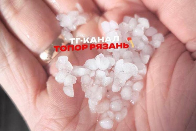 Рязанцы поделились кадрами выпавшего града