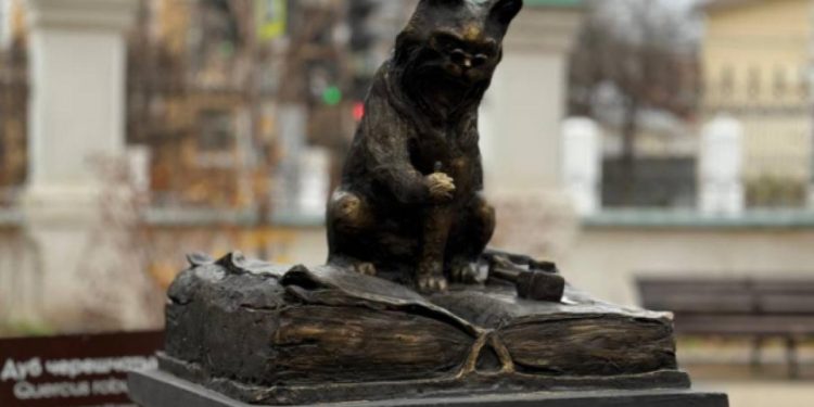 Вандалы "отняли" у Ученого кота у РГУ имени Есенина перо Вандалы «отняли» у Ученого кота у РГУ имени Есенина перо