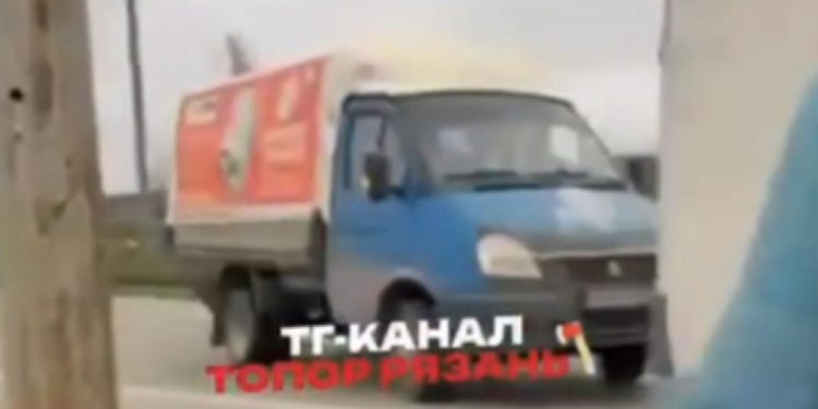 Около рязанского ТРЦ «Марко Молл» столкнулись две ГАЗели