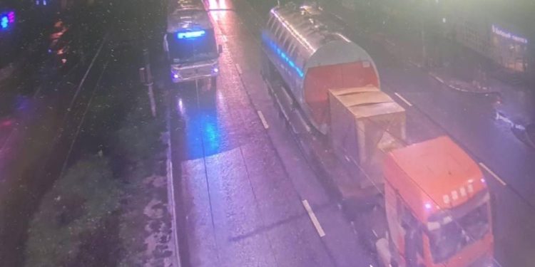 Контактную сеть в центре Рязани повредил грузовик Контактную сеть в центре Рязани повредил грузовик