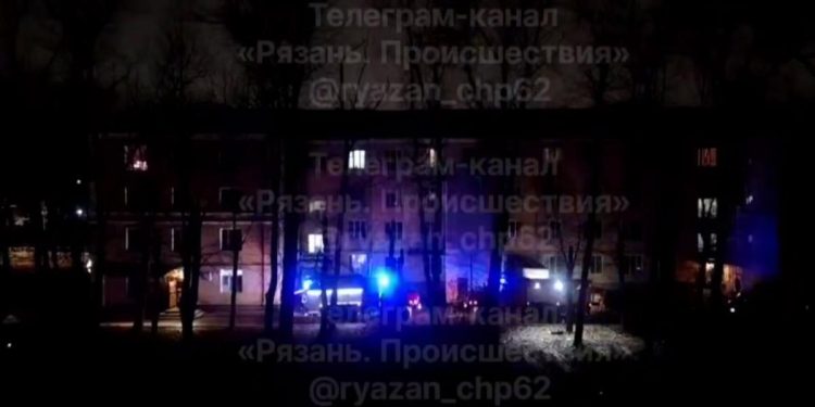 На улице Молодцова в общежитии произошел пожар