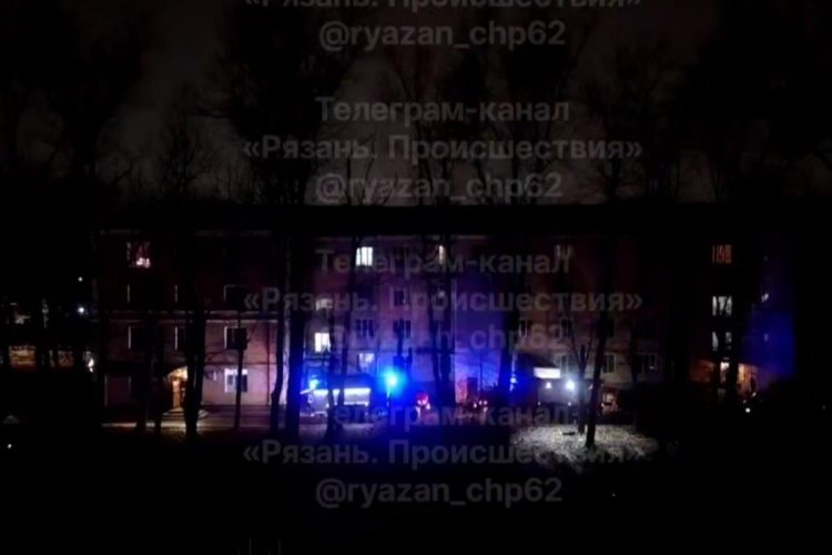 На улице Молодцова в общежитии произошел пожар