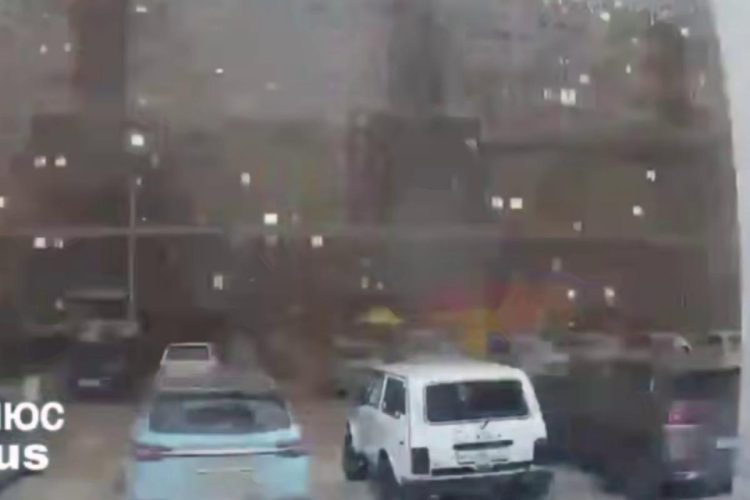 В рязанском жилом комплексе после яркой вспышки пропало электричество