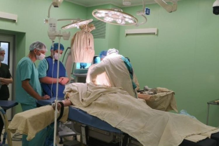 Хирурги рязанской БСМП спасли мужчину с ранением в груди