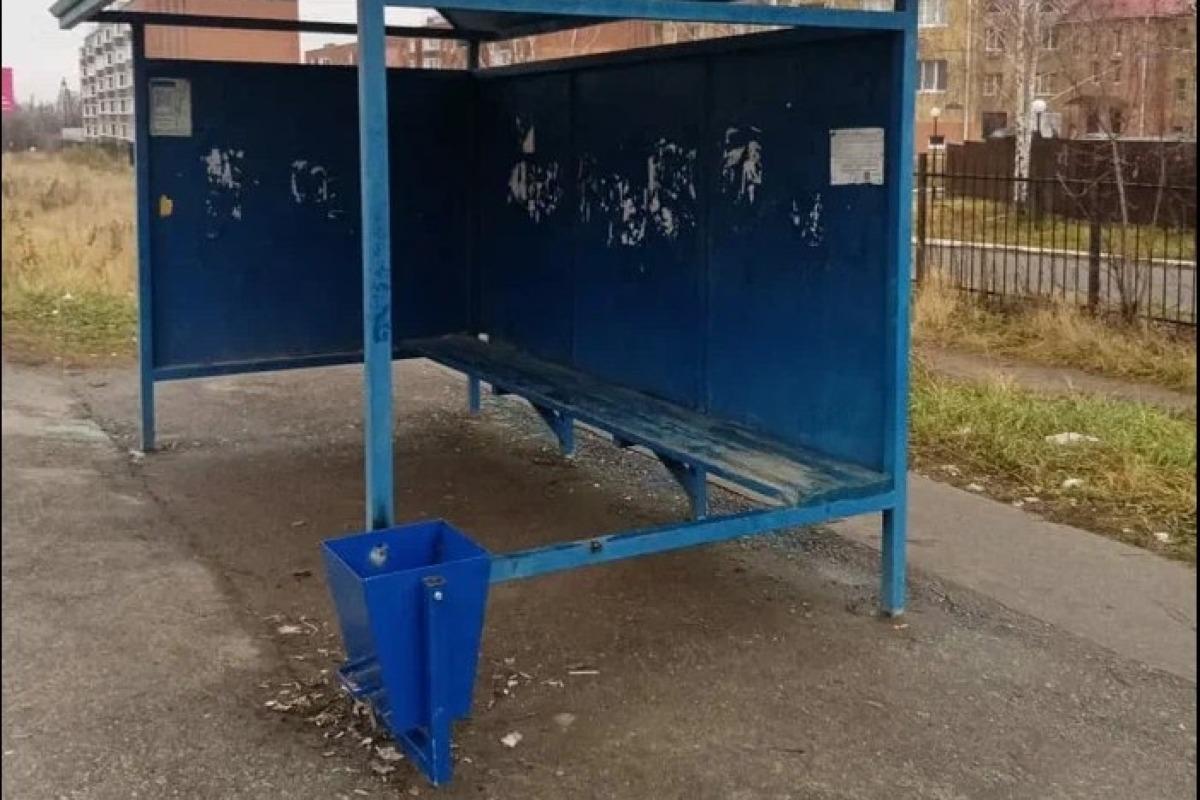 В рязанском Дядькове урну без дна заменили на новую