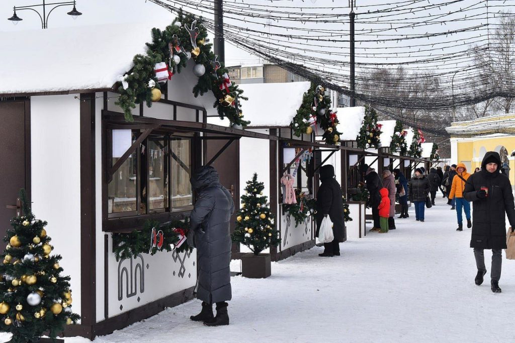 Губернатор Малков рассказал подробности открытия новогодней ярмарки в Торговом городке