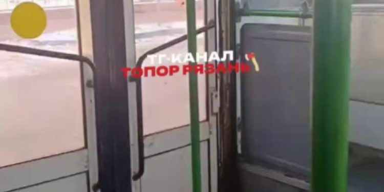 Рязанцы пожаловались на холодные салоны в троллейбусах №3