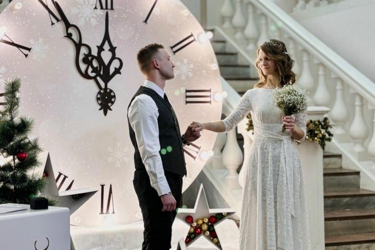 Влюбленные из Рязани зарегистрировали брак в библиотеке имени Горького