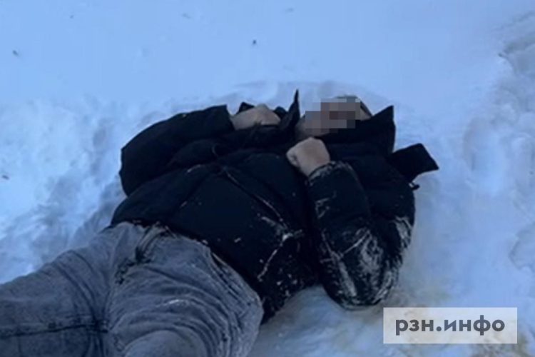 В рязанском селе около детсада обнаружен замерзший труп
