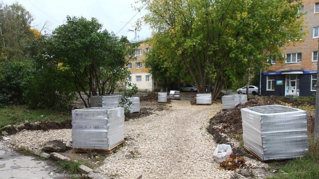 Мэр Рязани проинспектировала ход ремонтных работ в сквере на улице Пушкина