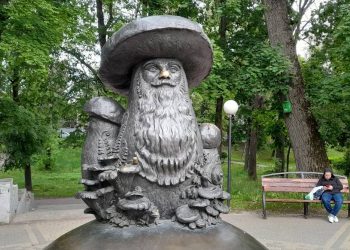 Директор музея Павлова Загрина предлагает рекламировать Рязань не только при помощи грибов с глазами Директор музея Павлова Загрина предлагает рекламировать Рязань не только при помощи грибов с глазами