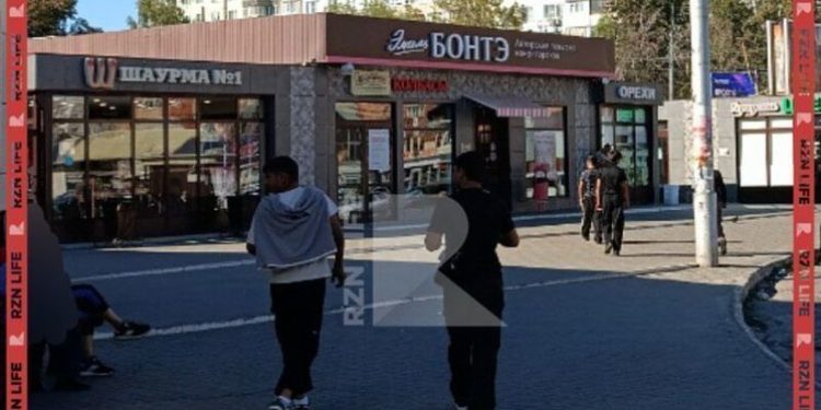 Горожане рассказали об иностранцах, «терроризирующих» продавцов магазинов в рязанской «Дашково-Песочне