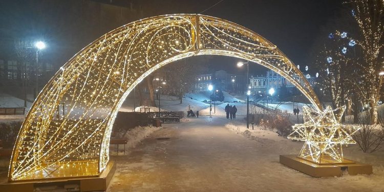 Фоторепортаж: рязанский Лыбедский бульвар преобразился к Новому году Фоторепортаж: рязанский Лыбедский бульвар преобразился к Новому году