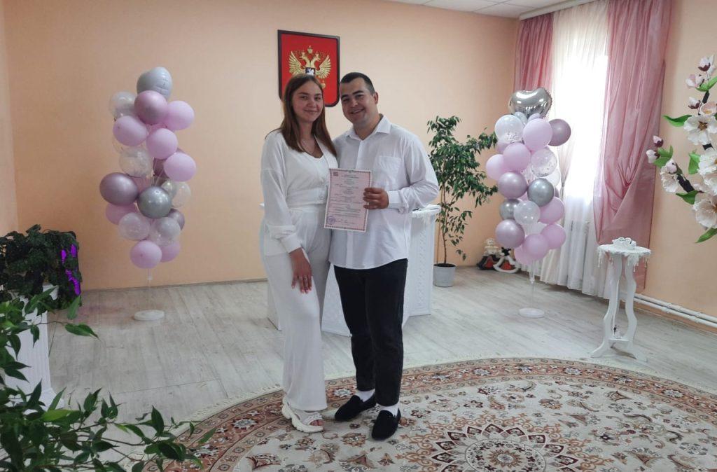 Рязанский ЗАГС поделился снимками молодоженов, заключивших союз с 17 по 23 июня