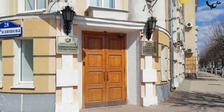 Рязанскому мэру Артемову внесли представление из-за аварийного дома на улице Дачной