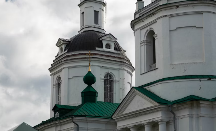 Рязанский митрополит Марк запретил местному священнику причащать прихожанку из-за "бесчинства"