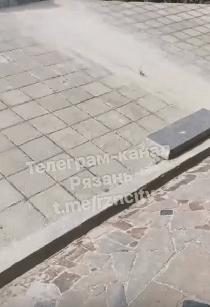 В Сети появились кадры разрушающегося памятника в рязанском парке Братства по оружию