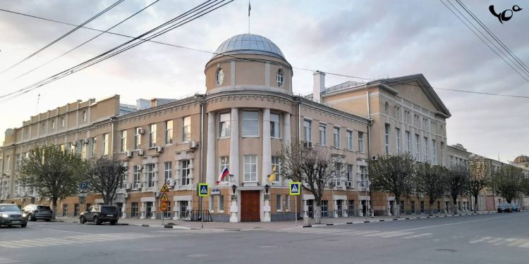 После жалоб горожан на крыс мэрия Рязани провела беседу с руководителем комплекса «Торговые ряды»